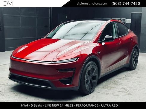 Used 2026 Tesla Model Y Performance AWD/4WD image 1