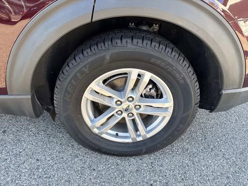 Used 2022 Ford Explorer XLT w/ Equipment Group 202A image 9