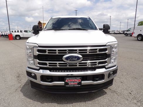 Used 2024 Ford F250 XLT w/ FX4 Off-Road Package AWD/4WD image 12