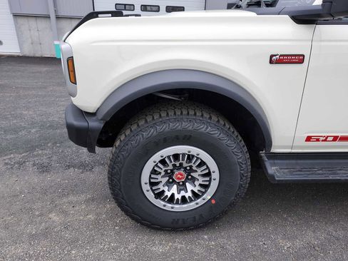 New 2026 Ford Bronco Outer Banks w/ Sasquatch Package AWD/4WD image 10