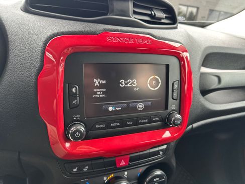 Used 2017 Jeep Renegade Trailhawk AWD/4WD image 14