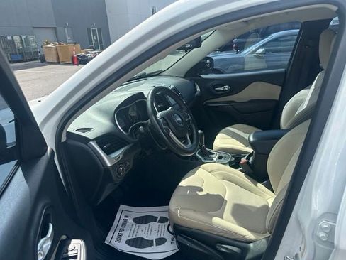 Used 2015 Jeep Cherokee Sport w/ Cold Weather Group FWD image 20