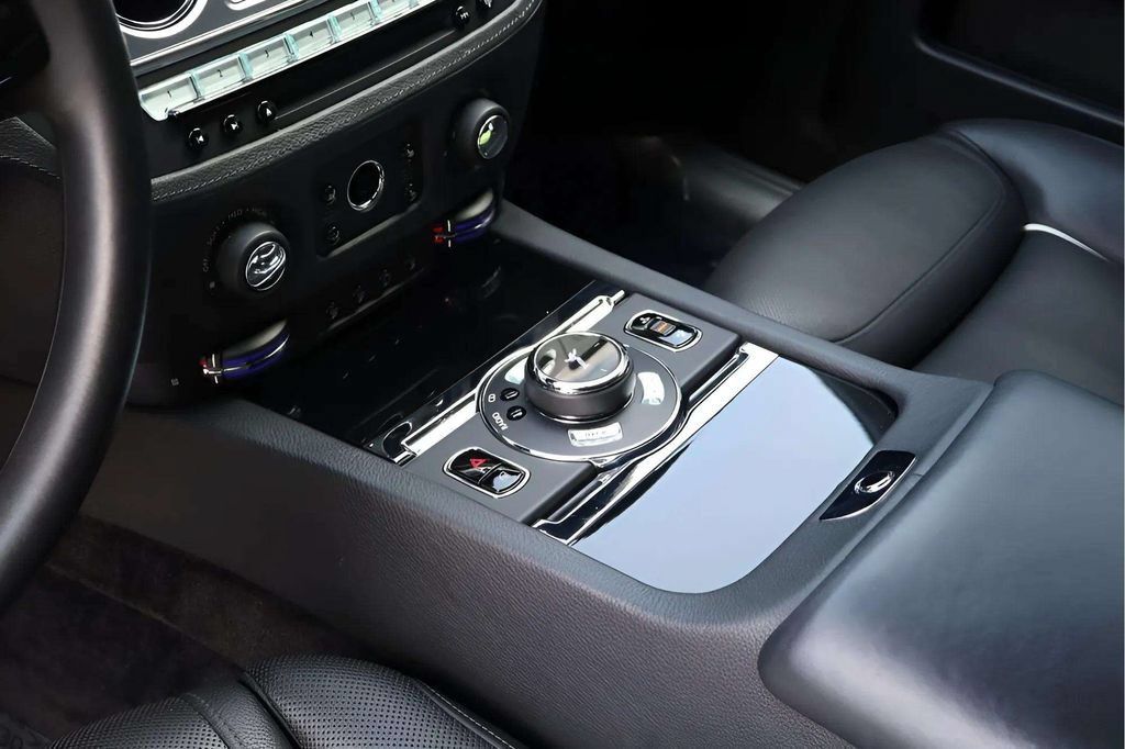Used 2017 Rolls-Royce Ghost RWD image 8