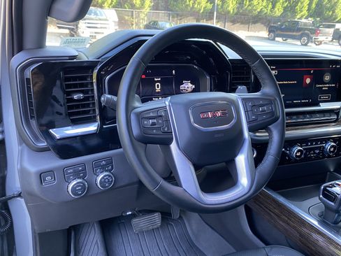Used 2024 GMC Sierra 1500 Elevation w/ Preferred Package AWD/4WD image 18