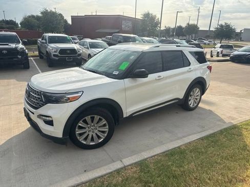 Used 2023 Ford Explorer Limited w/ Limited Technology Package RWD image 7