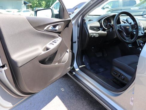 Used 2025 Chevrolet Malibu LT FWD image 10