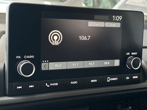 Used 2025 Honda CR-V LX image 18