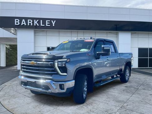 Certified 2024 Chevrolet Silverado 2500 LTZ w/ LTZ Convenience Package AWD/4WD image 5