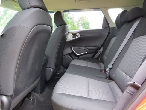 Used 2021 Kia Soul LX FWD image 9