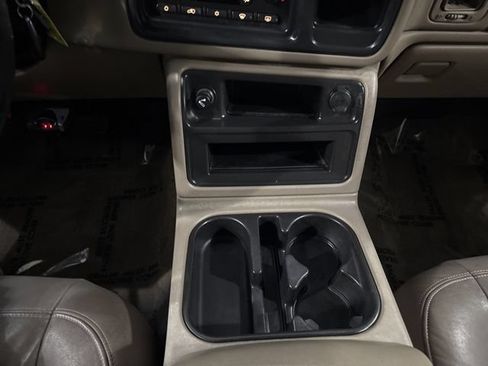 Used 2004 GMC Sierra 2500 SLT w/ Heavy-Duty Power Package AWD/4WD image 23