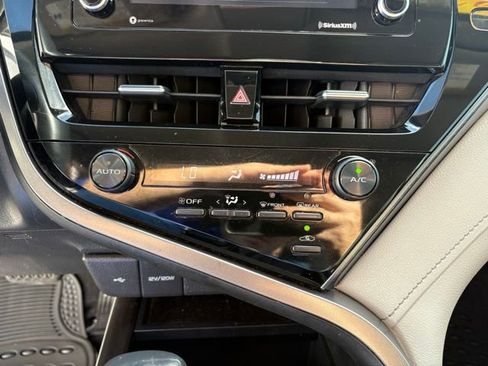 Used 2021 Toyota Camry SE image 18