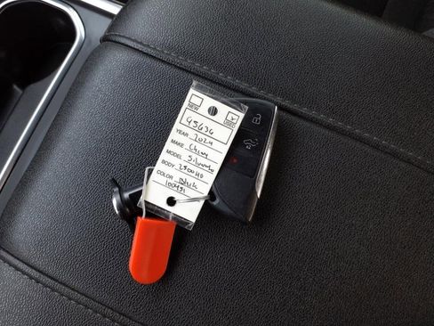 Used 2024 Chevrolet Silverado 2500 LT w/ Convenience Package image 30