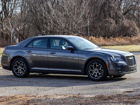 Used 2018 Chrysler 300 S w/ Safetytec Plus Group image 3