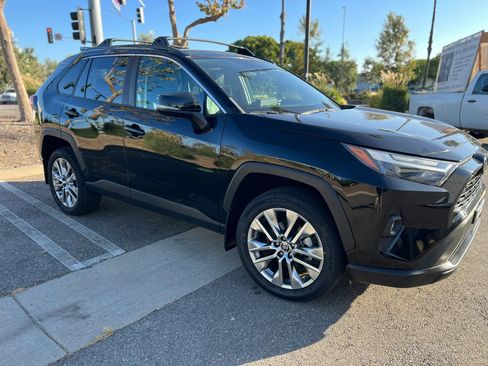 Used 2022 Toyota RAV4 XLE Premium FWD image 3