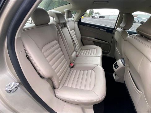 Used 2019 Ford Fusion SEL FWD image 24