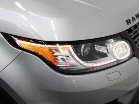 Used 2016 Land Rover Range Rover Sport SE image 6