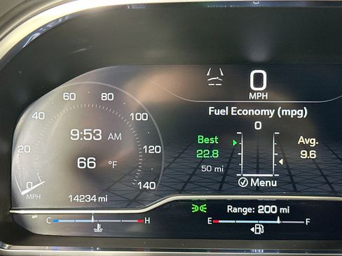 Used 2024 GMC Yukon SLT w/ SLT Luxury Package image 12