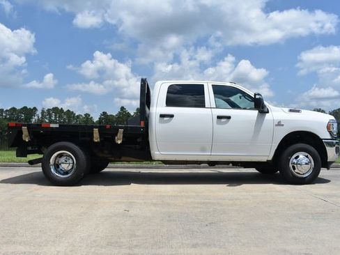 Used 2024 RAM 3500 Tradesman w/ Chrome Appearance Group image 3