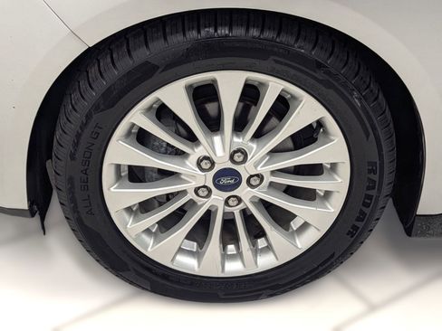 Used 2017 Ford C-MAX SE image 9