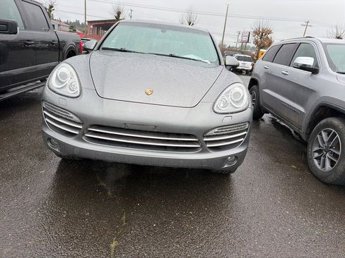 Used 2014 Porsche Cayenne image 2