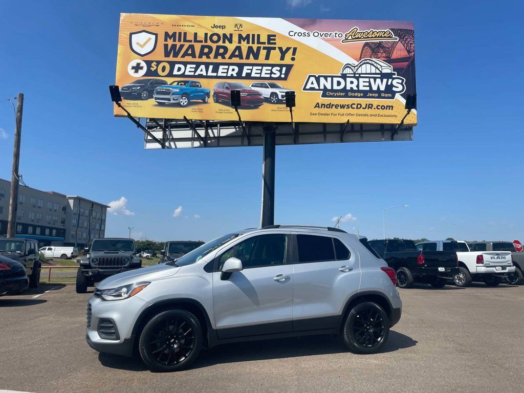 Used 2021 Chevrolet Trax LT w/ Sport Edition FWD image 26