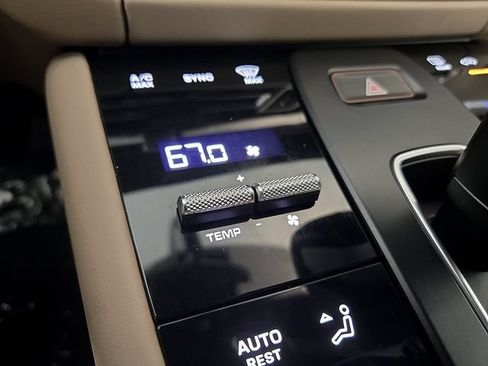 Used 2023 Porsche Macan S AWD/4WD image 17