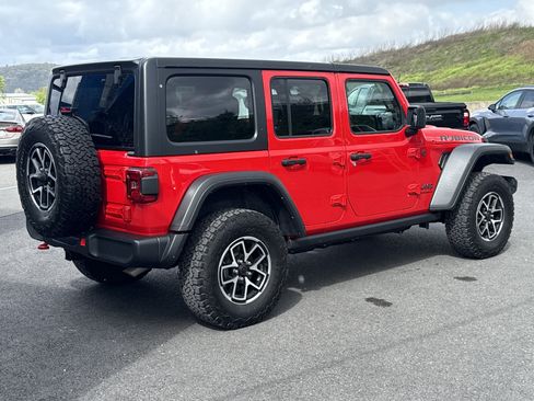 Used 2024 Jeep Wrangler Unlimited Rubicon image 3