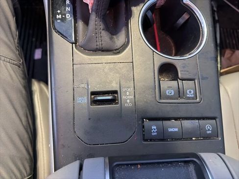 Used 2020 Toyota Highlander XLE image 12