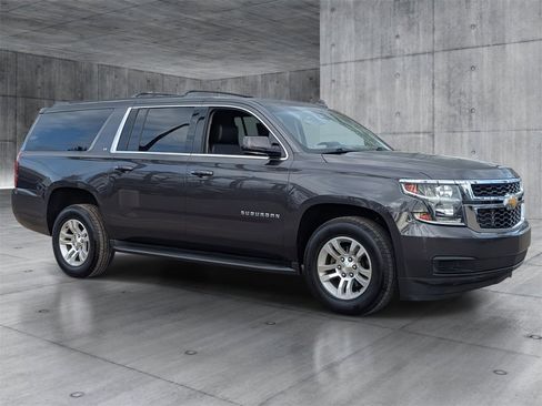 Used 2016 Chevrolet Suburban LT image 8