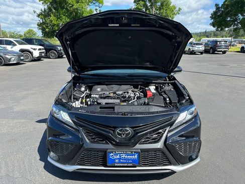 Used 2023 Toyota Camry XSE FWD image 4