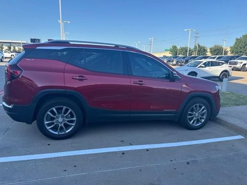 Used 2022 GMC Terrain SLT FWD image 5