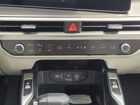 New 2026 Kia Sorento S FWD image 18