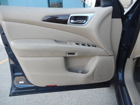 Used 2014 Nissan Pathfinder SL w/ SL Tech Package FWD image 26