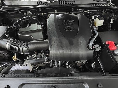 Used 2023 Toyota Tacoma TRD Sport image 12