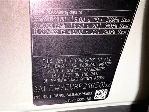 Certified 2023 Land Rover Defender 110 75th Limited Edition image 34