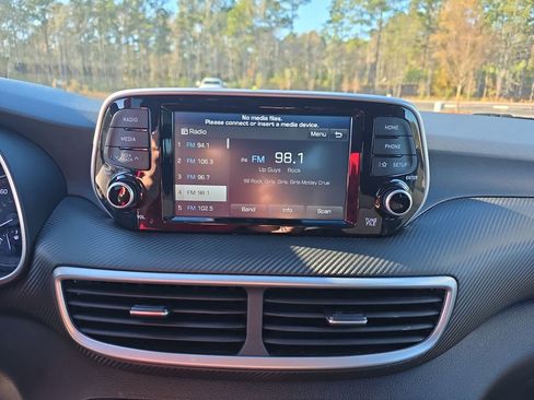 Used 2019 Hyundai Tucson SE image 25