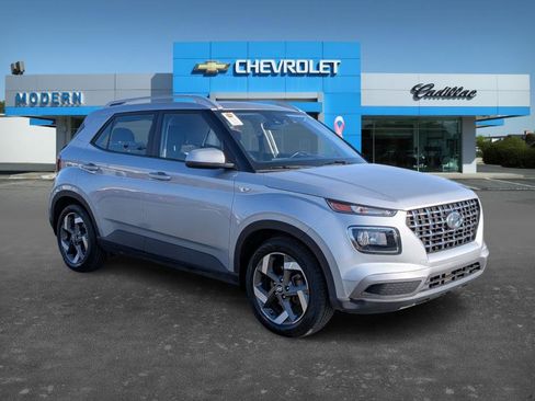 Used 2022 Hyundai Venue SEL image 7