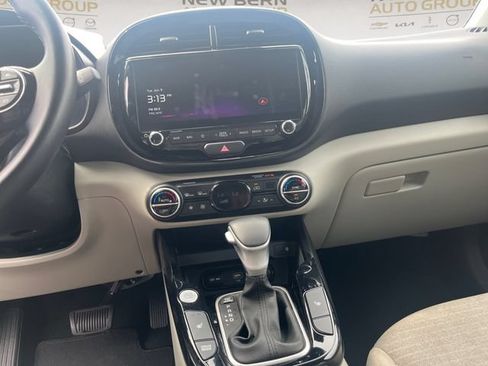Used 2023 Kia Soul EX FWD image 11