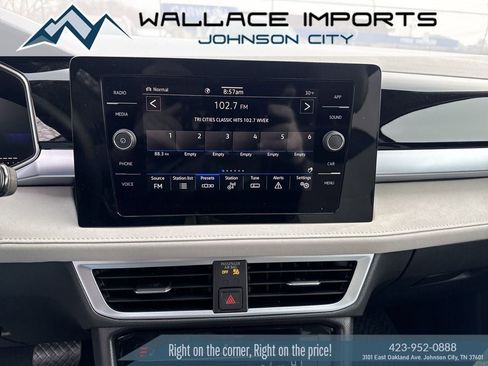 New 2026 Volkswagen Taos SE image 12