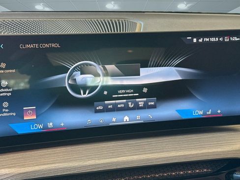 Used 2026 BMW 330i Sedan w/ Premium Package image 24