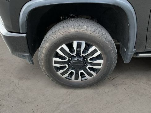 Used 2022 Chevrolet Silverado 3500 High Country w/ Safety Package II AWD/4WD image 9