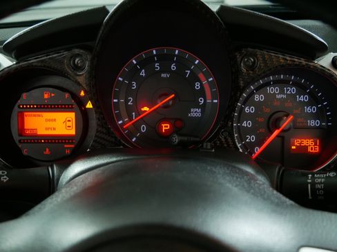 Used 2014 Nissan 370Z Roadster image 21