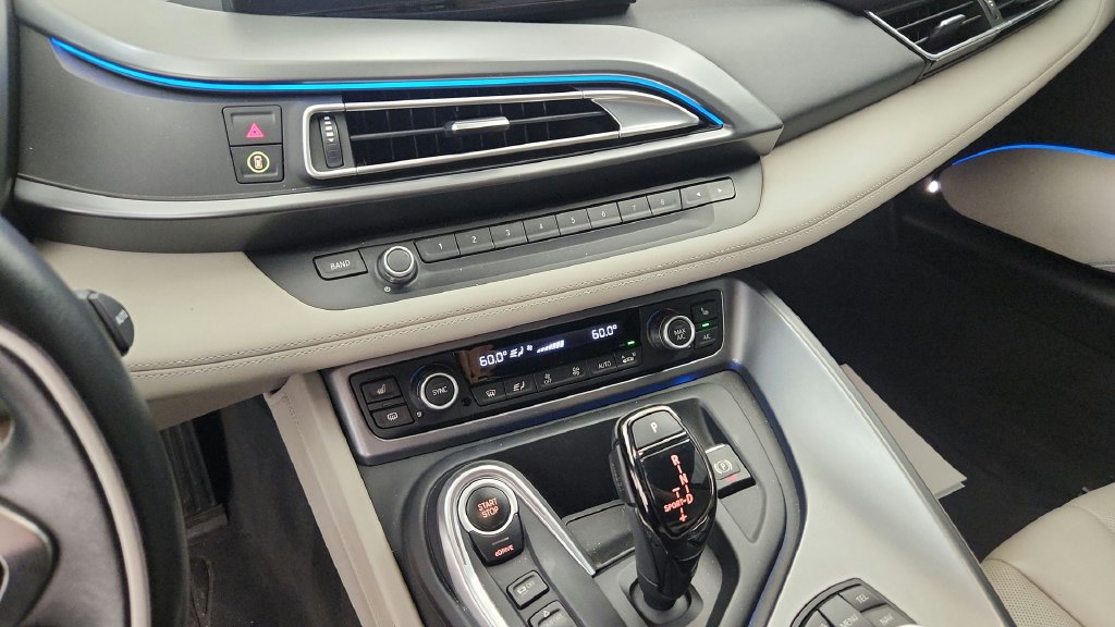 Used 2015 BMW i8 AWD/4WD image 91