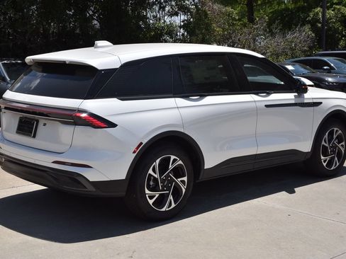 New 2026 Lincoln Nautilus Premier w/ Jet Appearance Package AWD/4WD image 6