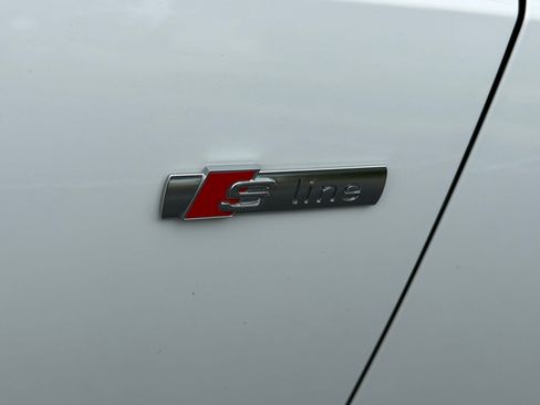 Used 2025 Audi Q3 2.0T Premium AWD/4WD image 11