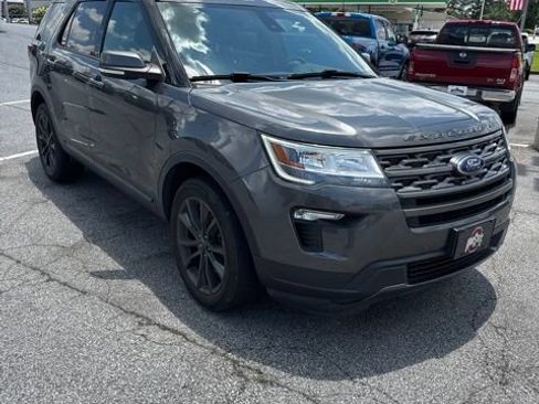 Used 2019 Ford Explorer XLT w/ Equipment Group 202A AWD/4WD image 1