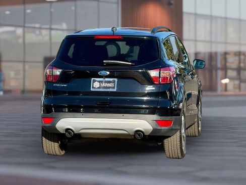 Used 2017 Ford Escape SE w/ SE Leather Comfort Package image 3