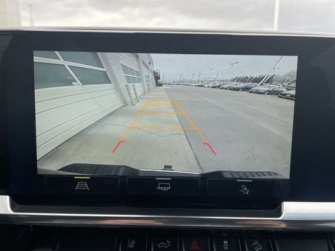 Used 2024 Chevrolet Silverado 2500 LT image 17