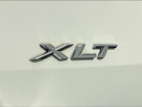 Used 2022 Ford Explorer XLT image 42