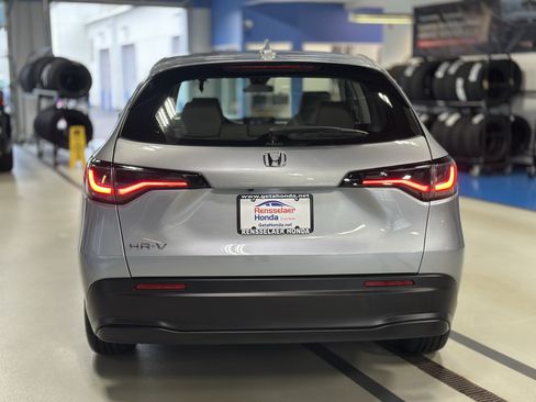 Used 2025 Honda HR-V LX image 6